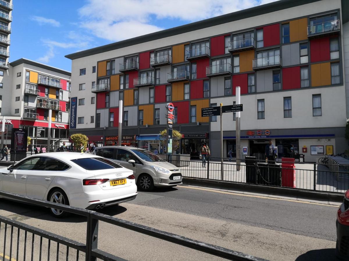 Carnation Flat A In Wembley Apartment ลอนดอน ภายนอก รูปภาพ