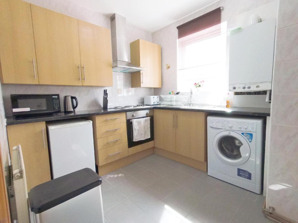 Carnation Flat A In Wembley Apartment ลอนดอน ภายนอก รูปภาพ